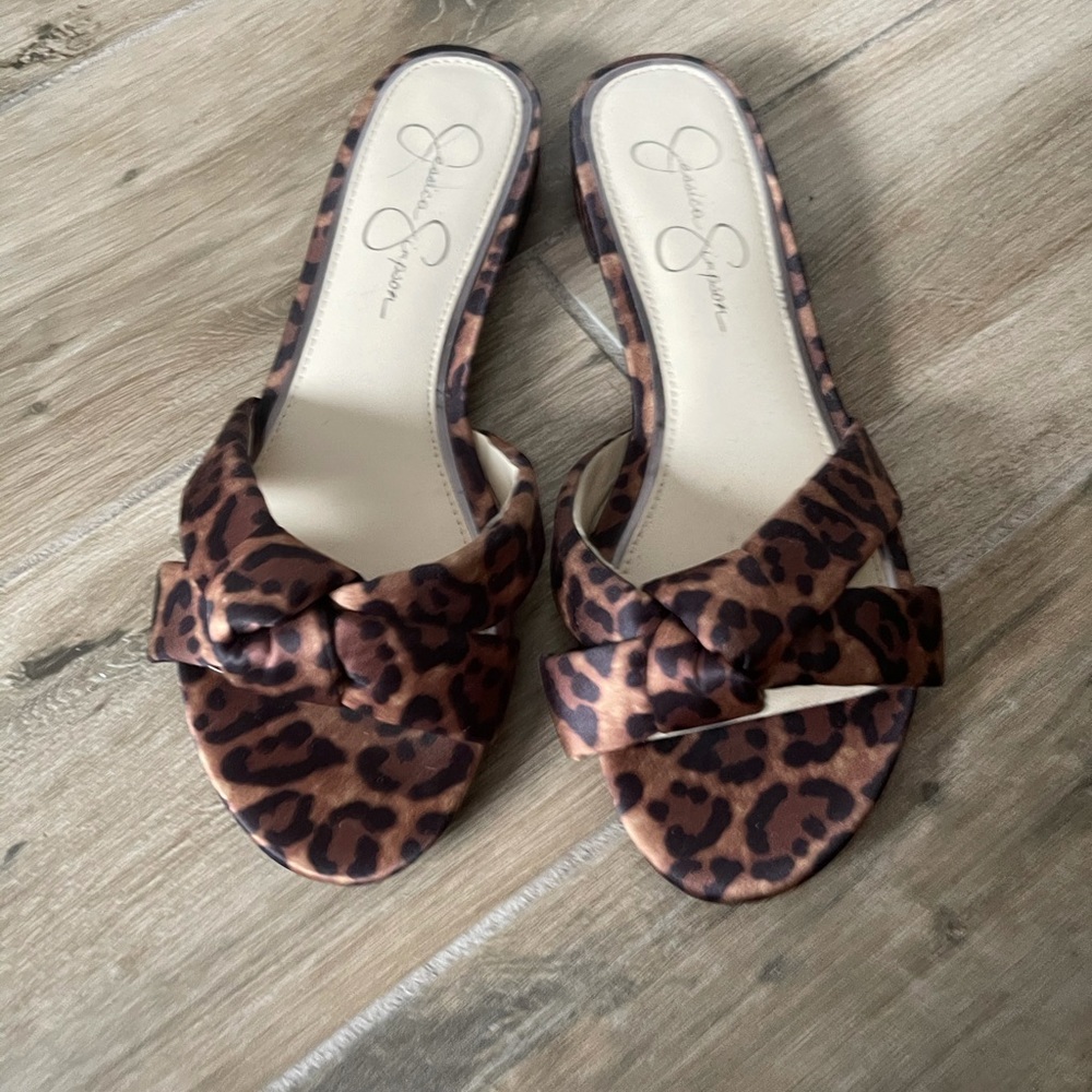 Leopard 🐆“Jessica Simpson” slides .